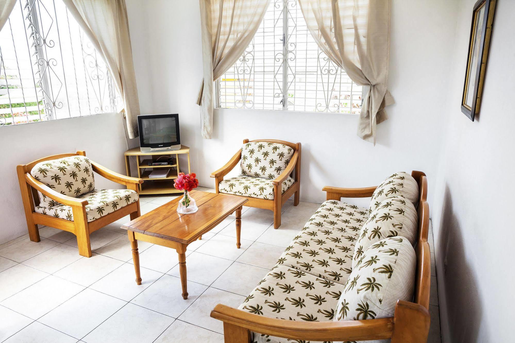 Adulo Apartments Bridgetown Extérieur photo