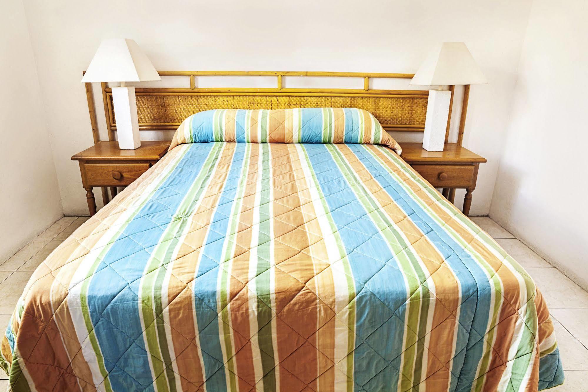 Adulo Apartments Bridgetown Extérieur photo