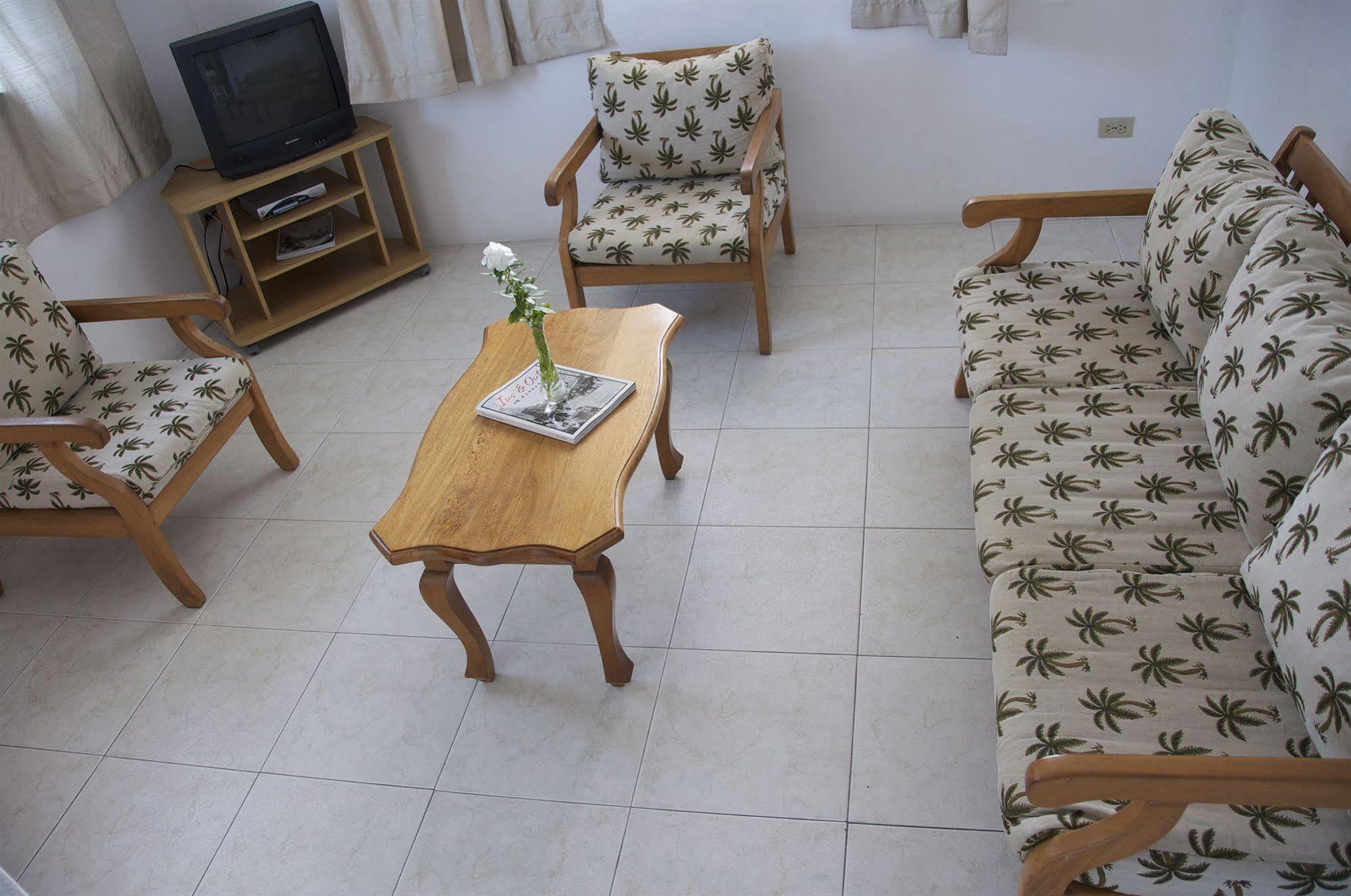 Adulo Apartments Bridgetown Extérieur photo
